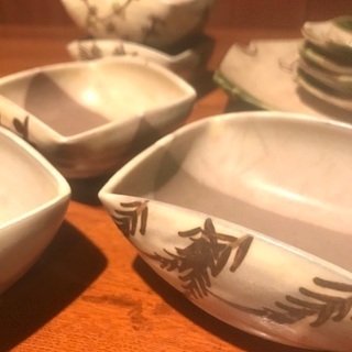 手描き模様の和食器をセレクトしました。和物15点の画像