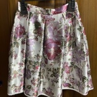花柄スカート