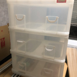 衣装プラケース×２の画像