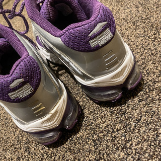 【売ります】24.5cm AVIA インストラクター御用達　高級フィットネススニーカー　ダンスシューズ　定価16280円の画像