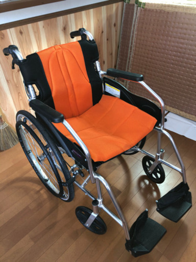 カドクラ　自走式車椅子ノーパンクタイヤ　中古