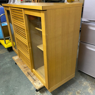 オーク材　サイドボード　キャビネット　ガラス　ナチュラル　モダン　食器棚の画像