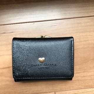 三つ折り財布です！価格見直しました！！