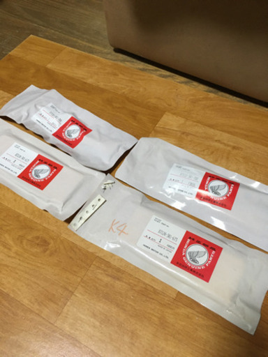 ホンダ CB750K4用絶版新品未開封純正フューエルタンク＆サイドカバーエンブレムセット