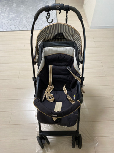 Combiベビーカー　MECHACAL HANDY