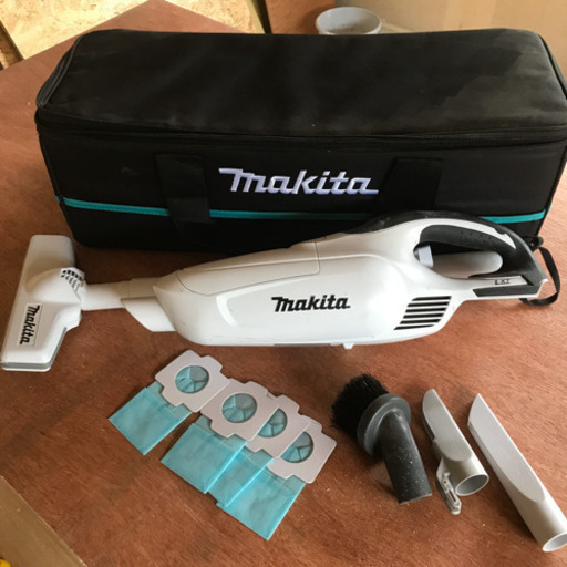 マキタ　コードレス掃除機　ソフトケース付き　18v LXT makita
