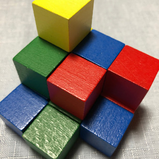 カラーキューブ4色の画像