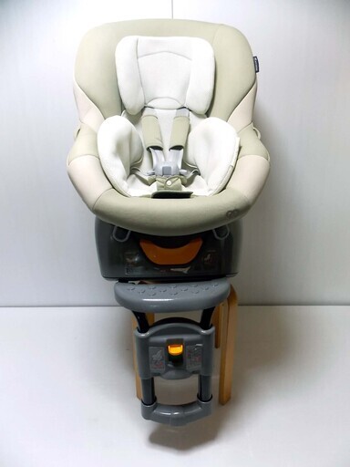 美品！ (エールベベ クルットハイグレード) チャイルドシートｂｙカーメイト