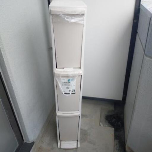 3段縦型分別ゴミ箱売ります。