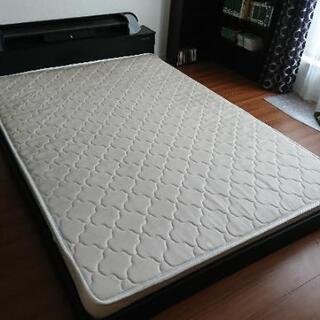 【今月まで】ダブルベッド ロータイプ マットレスセット 収納・コ...