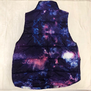 ダウンベスト ギャラクシー柄の画像