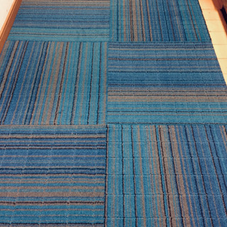 タイルカーペットの画像