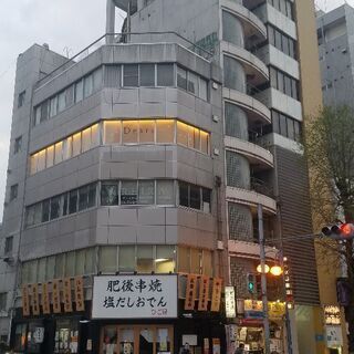 オープン迄。格安で施術致します。４月27日以降空きがあります。