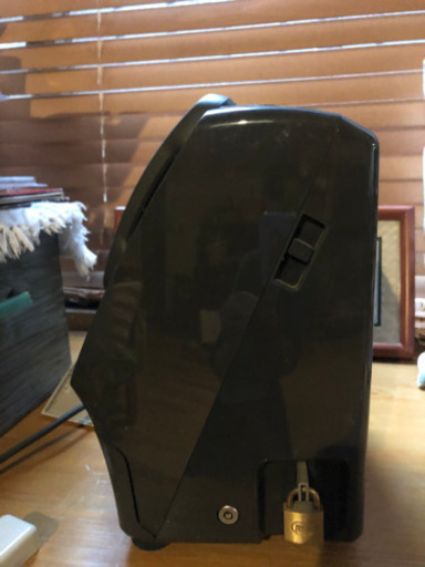 グレーの公衆電話