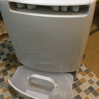 デシカント方式 衣類乾燥除湿機 パナソニック(Panasonic) F-YZL60の画像