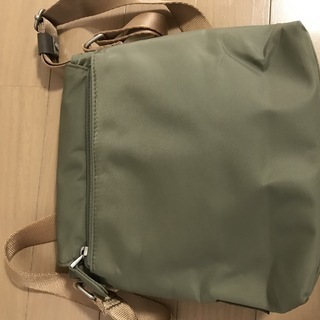 小さめショルダーバッグの画像