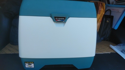 トヨタ純正冷温蔵庫 未使用