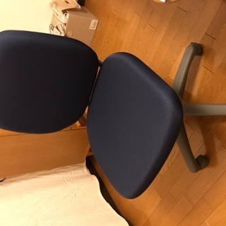 オカムラ　椅子