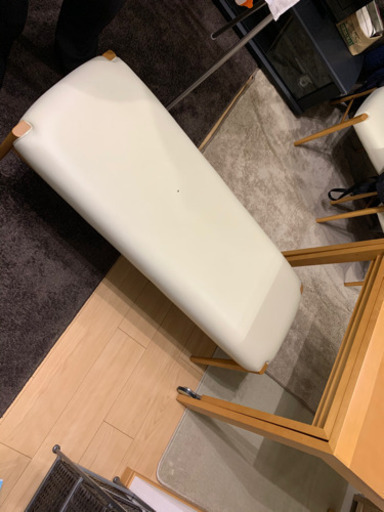 ダイニングテーブルセット　売ります。