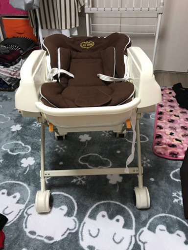 電動ベビーラック（バウンサー）