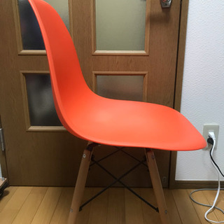 イームズチェア オレンジ 美品！値下げの画像