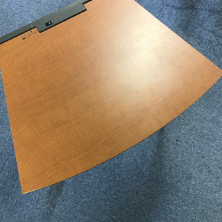 最終価格:内田洋行　電源付き机ブラウンの画像