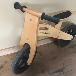 木製ストライダー、足こぎ二輪車