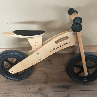 木製ストライダー、足こぎ二輪車の画像