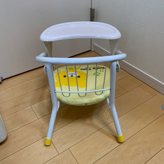 ベビーチェア　テーブル付きの画像
