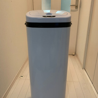 ５０Ｌ　ゴミ箱 白の画像