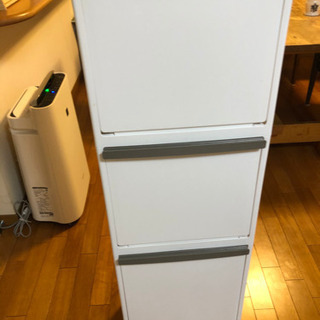 ニトリ　キャスター付き三段ゴミ箱