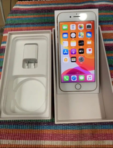 iPhone 8 Gold 64 GB SIMフリー