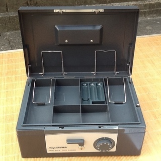 値下げました】綺麗良品な手提金庫 King CROWN(キングクラウン) D