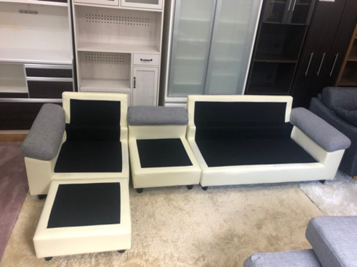 【リサイクルサービス八光　田上店　配達・設置OK】オットマン付　ホワイト＆グレー4人掛けカウチソファー