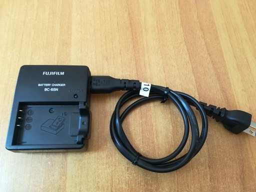 富士フィルム　充電器　BC-65N