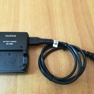富士フィルム　充電器　BC-65N