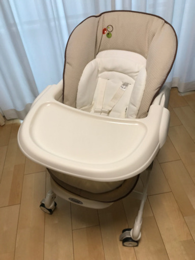 【新品同様】コンビ　ハイローチェア