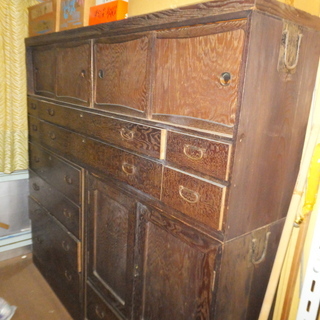 アンティーク・レトロ・ビンテージ　衣類等の収納ダンス　A