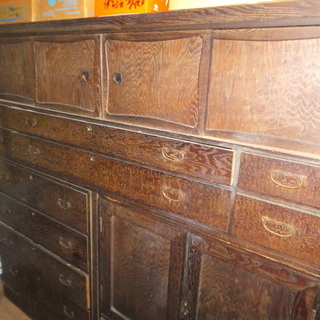 アンティーク・レトロ・ビンテージ　衣類等の収納ダンス　Aの画像