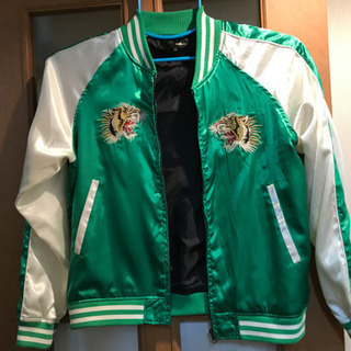 Lサイズ　ジャンパー　1回しか着てません！