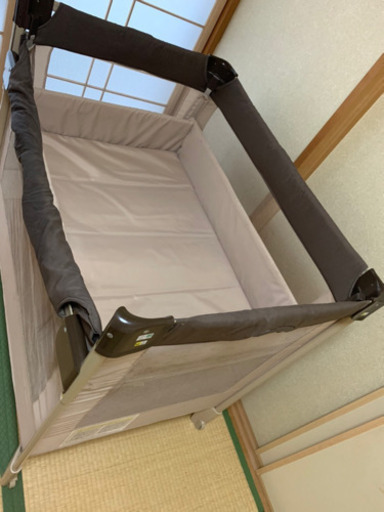 【値下げしました】アップリカ　ベビーベッド　ココネル　サンデシカ　オシャレな布団セット【取りに来ていただける方】　【取りに来てくださる
