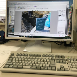 書類作成。業務委託、一式請負、時間当たり作業。現場管理、写真帳、出来形管理、起工測量、CAD、変更書類、竣工書類作成代行します。 - 便利屋