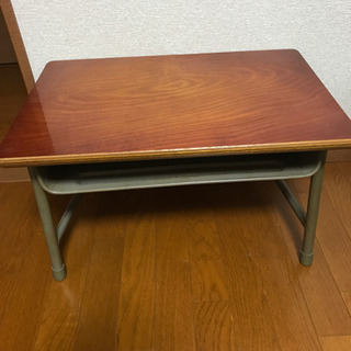 学習デスク（学校の机を加工した物）