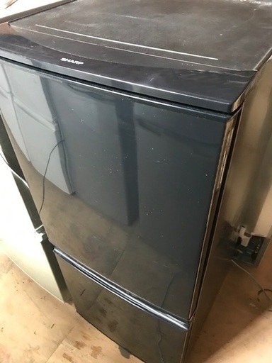 冷蔵庫　ＳＨＡＲＰ2015年137Ｌ　黒