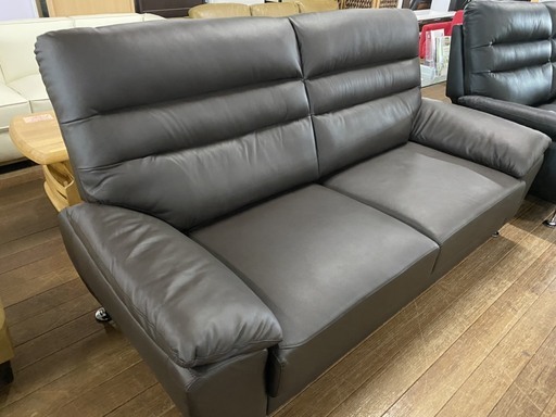 新品ソファー革製！99800円ヲ39800円で販売します！ブラックとブラウン色があります！