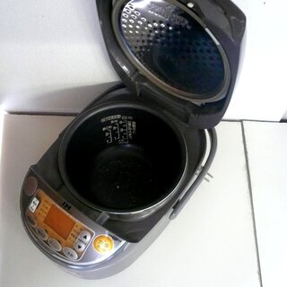ゾウ印IHジャー炊飯器5.5合NP-VK10中古品の画像