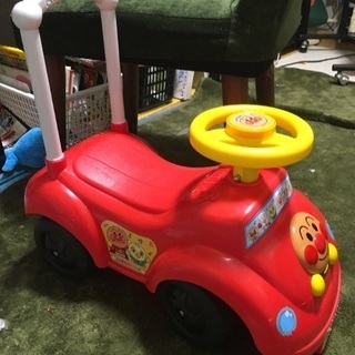 アンパンマン号　中古　かわいい　赤　2018年購入