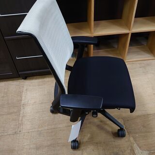 店舗同時販売中】Steelcase/スチールケース 肘付ハイバックチェア
