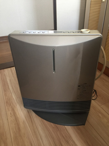 ガスファンヒーター