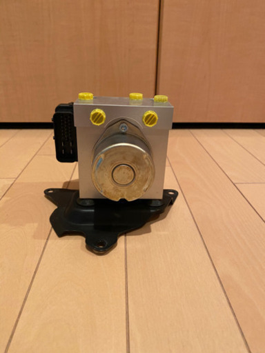 ジムニー JB23W ABSアクチュエーターAssy